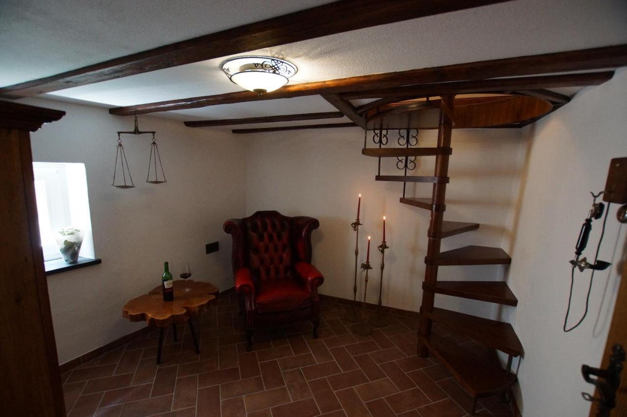 Appartamento Altes Faehrhaus An Der Mosel Anno1633 Traben-Trarbach Esterno foto