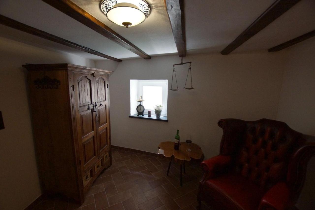 Appartamento Altes Faehrhaus An Der Mosel Anno1633 Traben-Trarbach Esterno foto